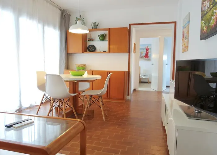 Apartment By The And Train Station *